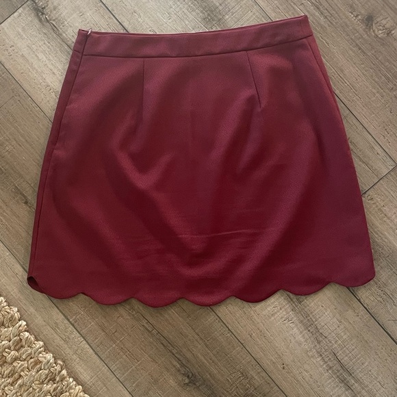 Lush Scalloped MINI Burgundy Skirt size Medium EUC | A-Line Scalloped Hem - Picture 2 of 8